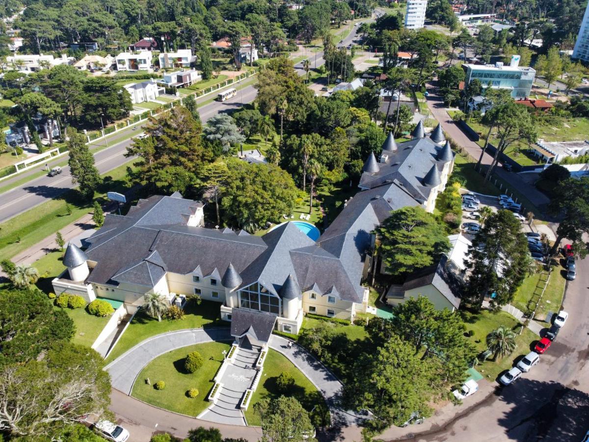 Parque Hotel Jean Clevers Punta del Este Exteriör bild Aerial view of the hotel