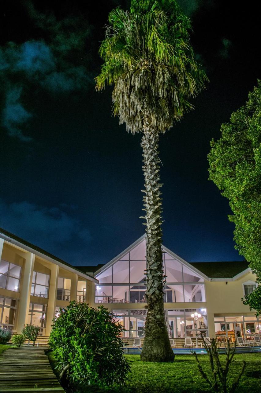 Parque Hotel Jean Clevers Punta del Este Exteriör bild The main building at night